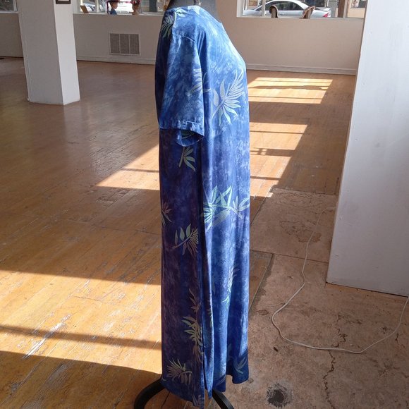 Island feeling tie dye blue and green floral print Maxi Hawaiian dress - Picture 6 of 10